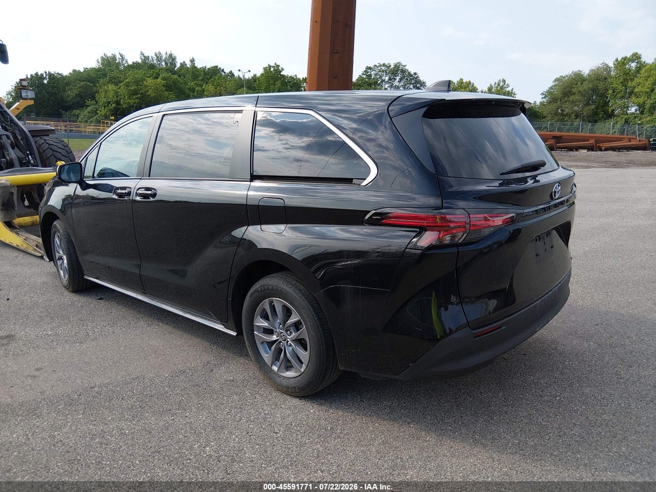 2022 TOYOTA SIENNA LE thumbnail 4