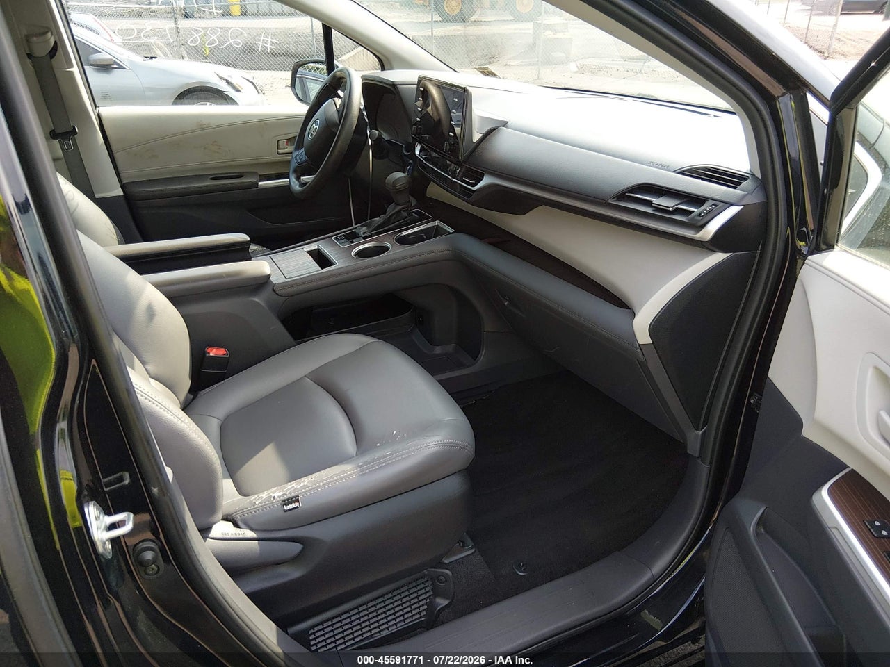 2022 TOYOTA SIENNA LE thumbnail 6