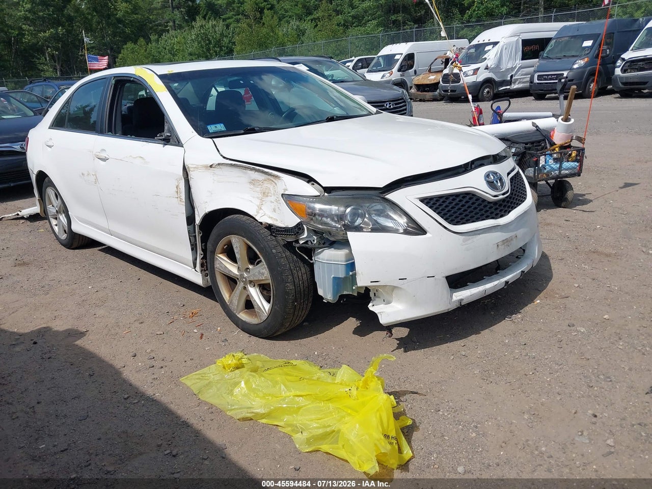 2011 TOYOTA CAMRY SE thumbnail 2