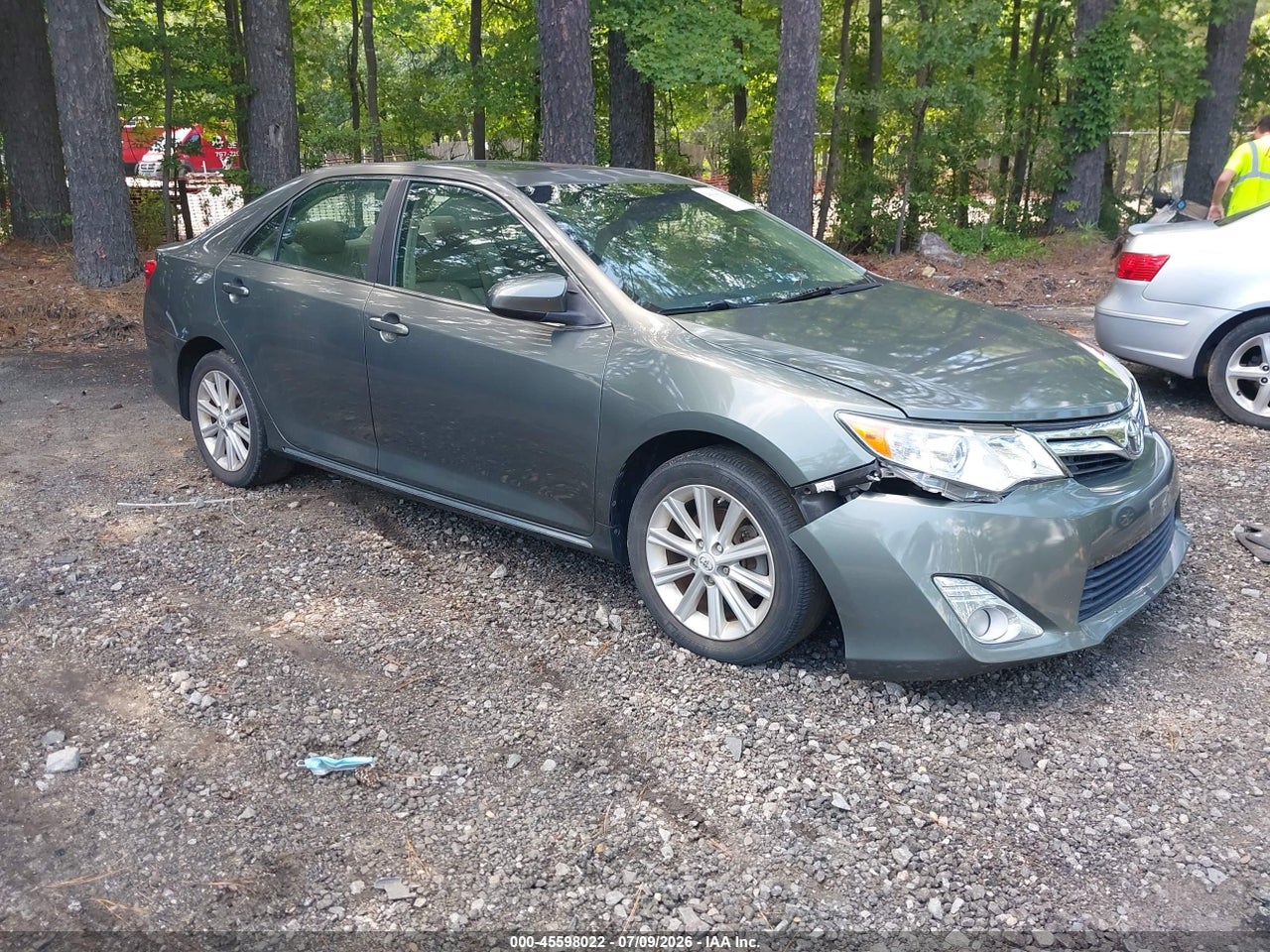 2012 TOYOTA CAMRY XLE thumbnail 2