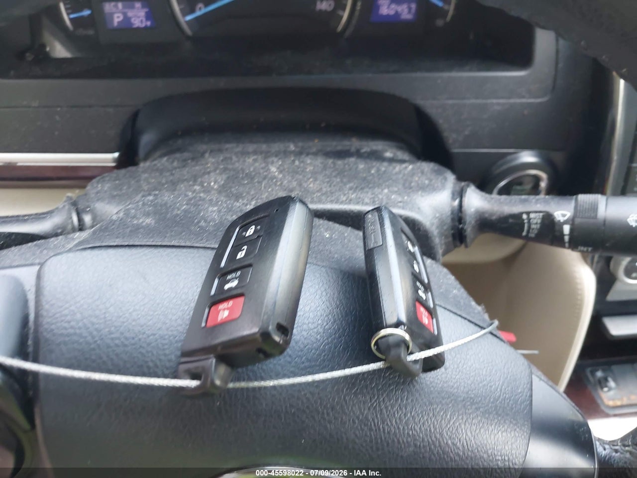 2012 TOYOTA CAMRY XLE thumbnail 12