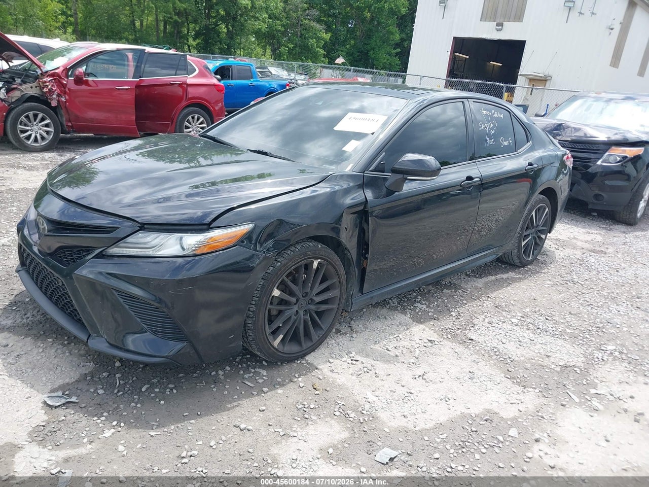 2018 TOYOTA CAMRY XSE thumbnail 3