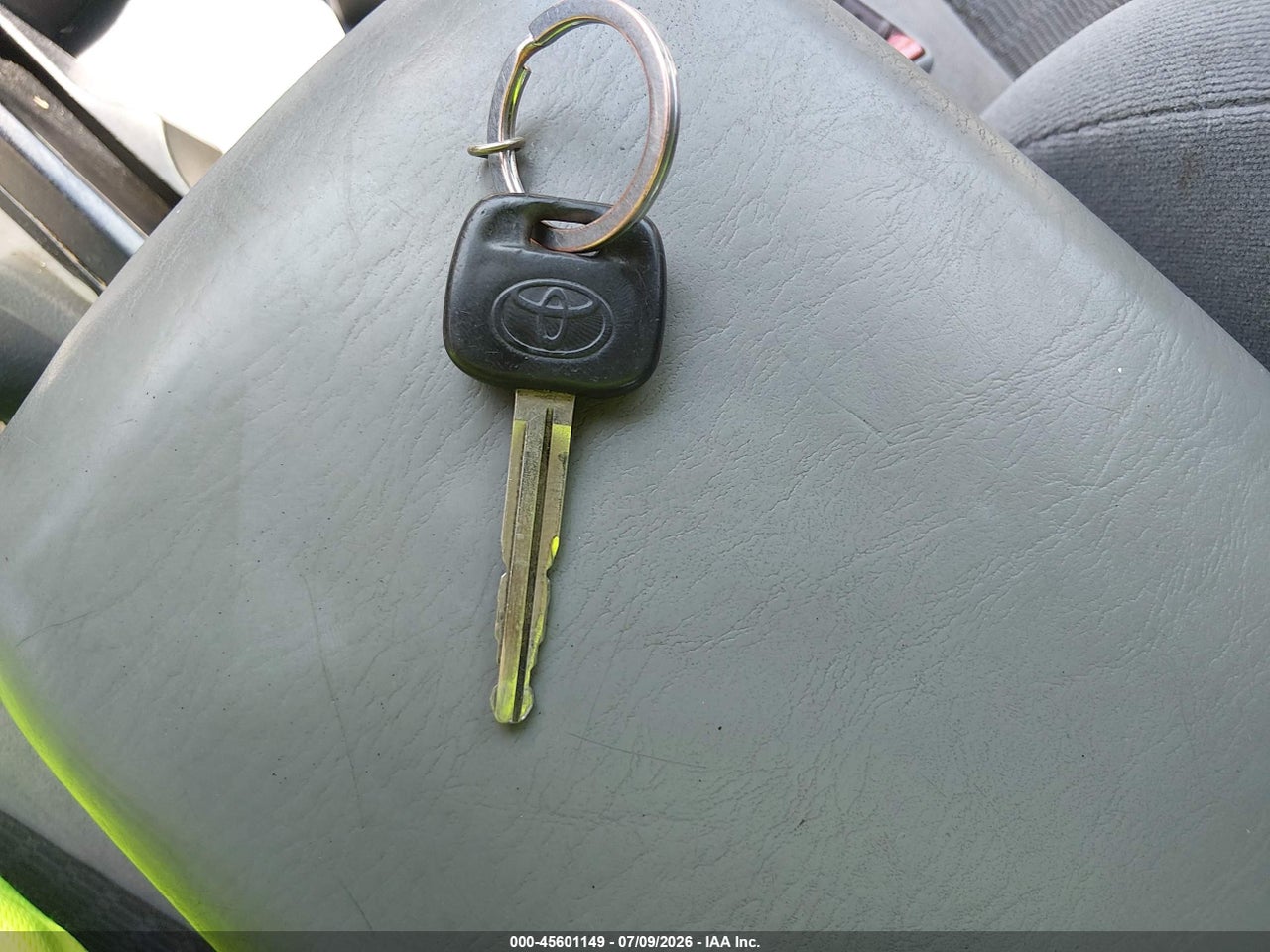 2005 TOYOTA CAMRY LE thumbnail 12