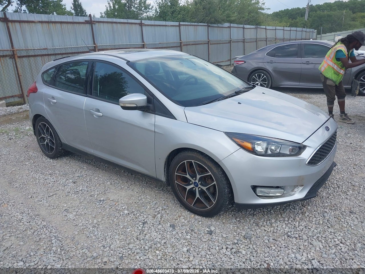 2017 FORD FOCUS SEL thumbnail 2