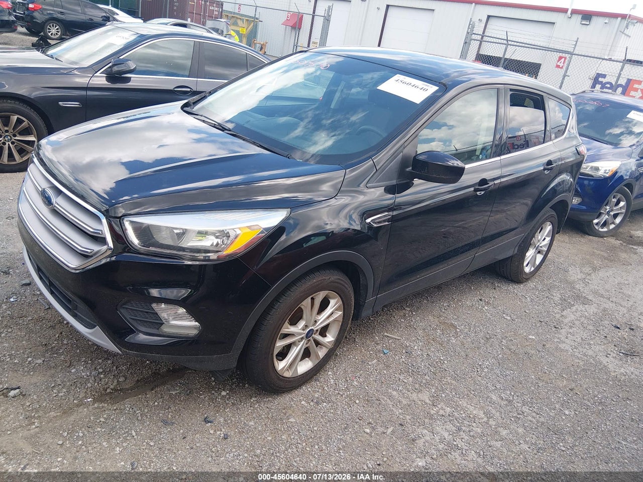 2017 FORD ESCAPE SE thumbnail 3