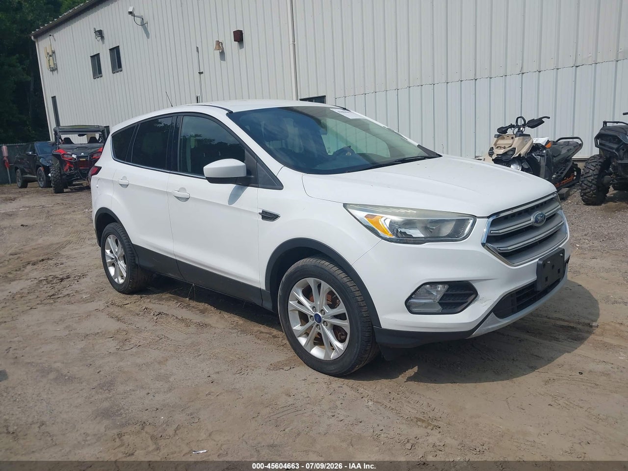 2017 FORD ESCAPE SE thumbnail 2