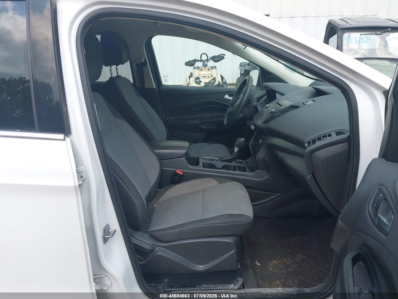 2017 FORD ESCAPE SE thumbnail 6