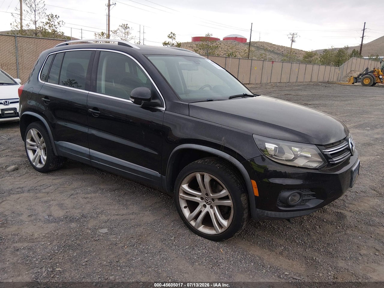 2012 VOLKSWAGEN TIGUAN SEL thumbnail 2
