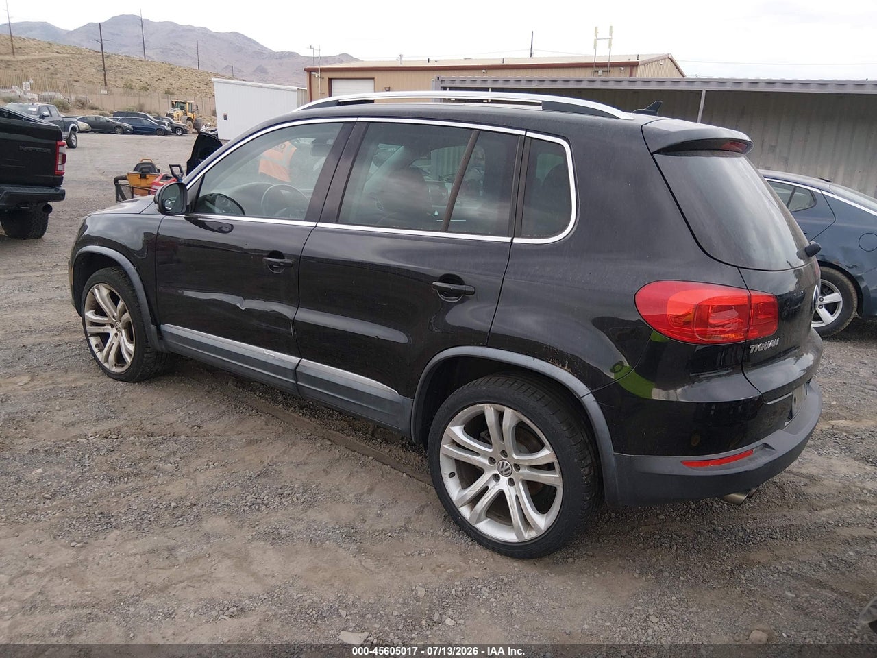 2012 VOLKSWAGEN TIGUAN SEL thumbnail 4