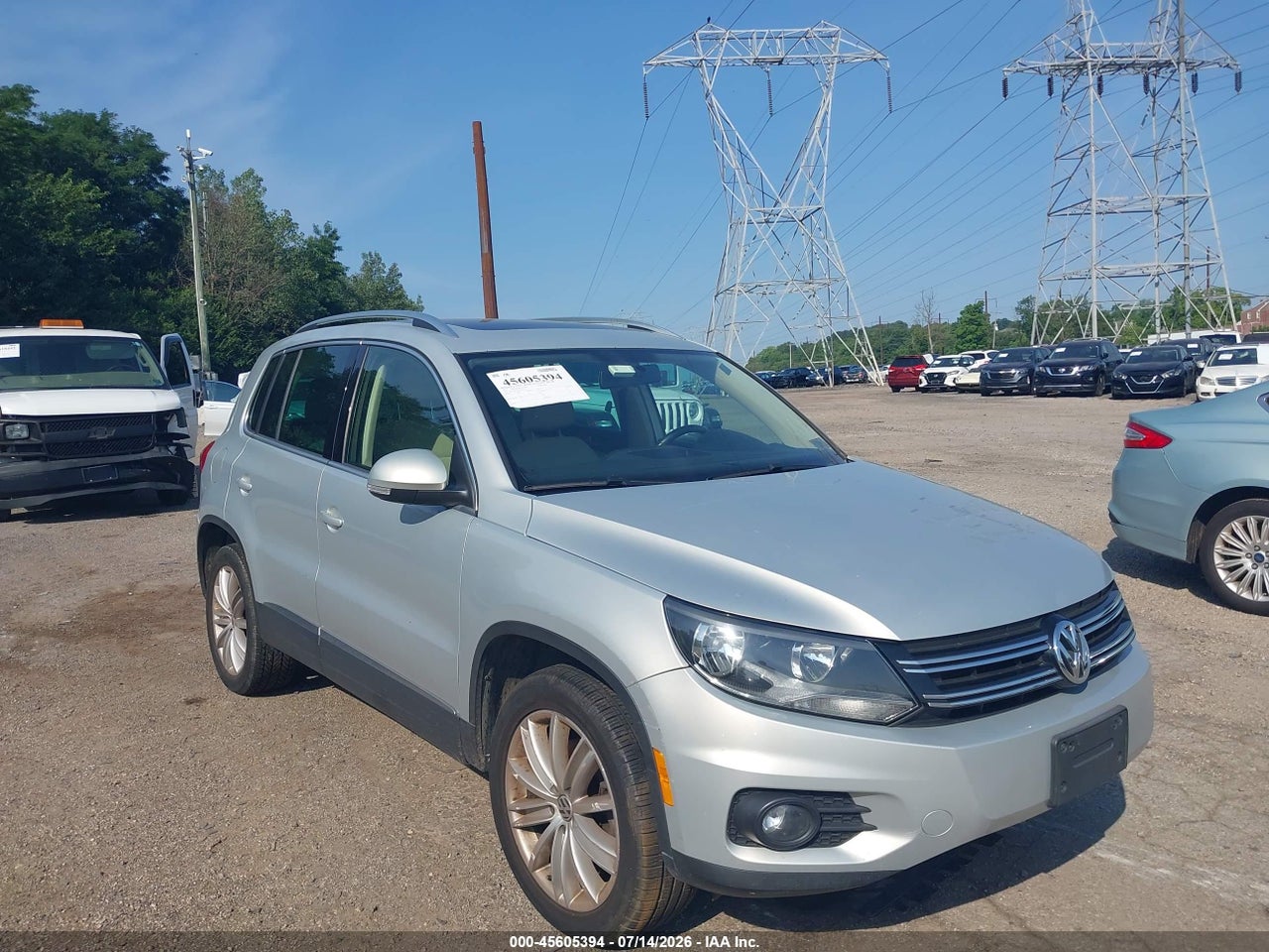 2015 VOLKSWAGEN TIGUAN SEL thumbnail 2