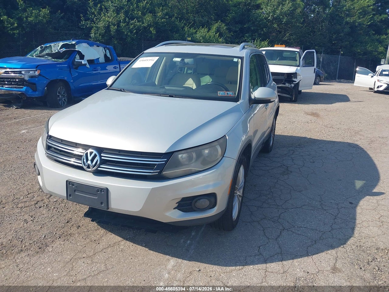 2015 VOLKSWAGEN TIGUAN SEL thumbnail 3