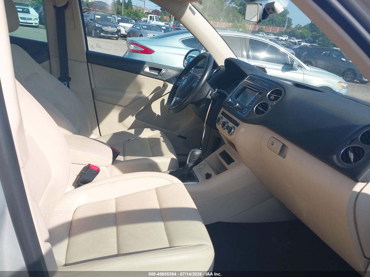 2015 VOLKSWAGEN TIGUAN SEL thumbnail 6