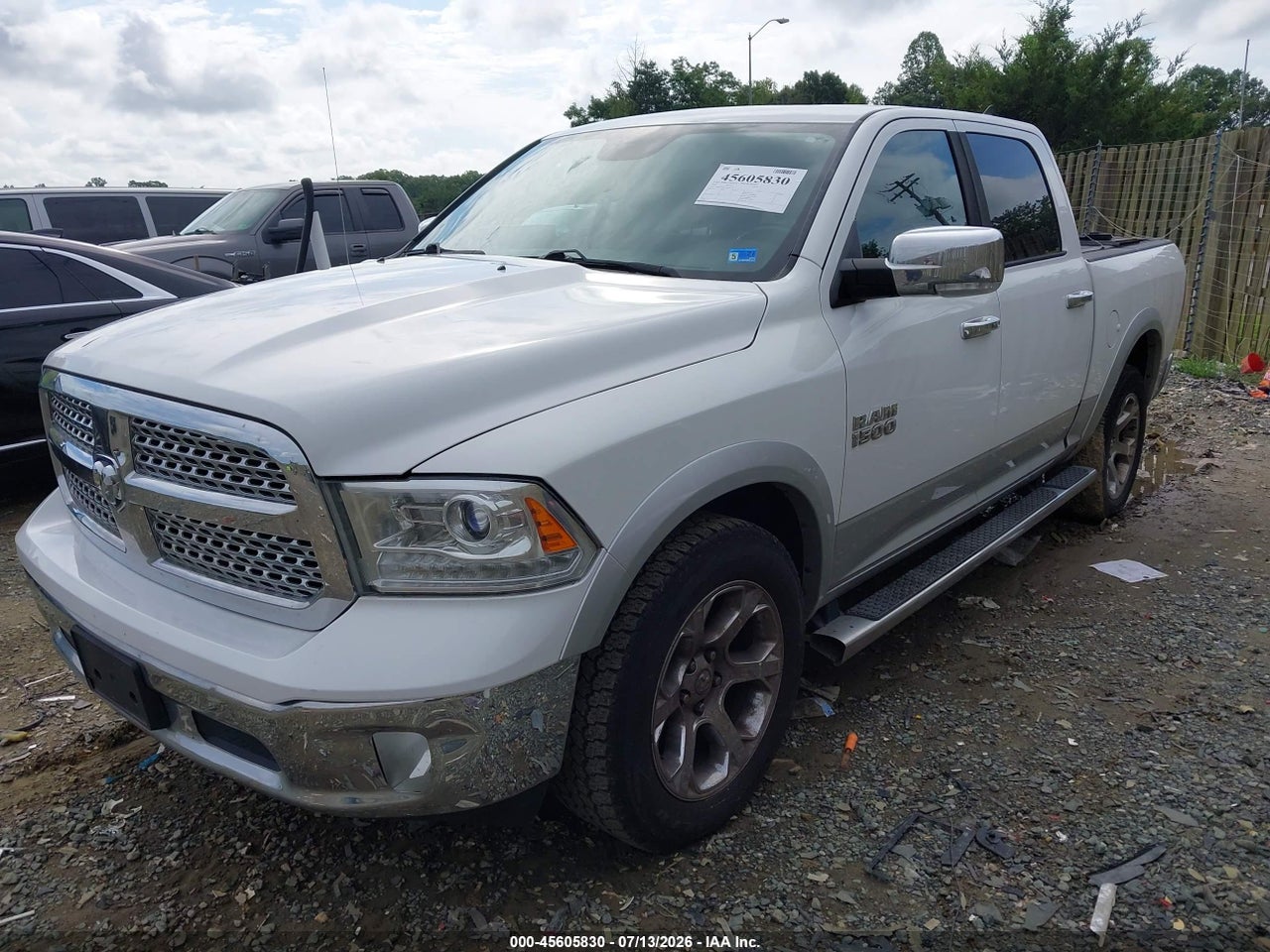 2016 RAM 1500 LARAMIE thumbnail 3
