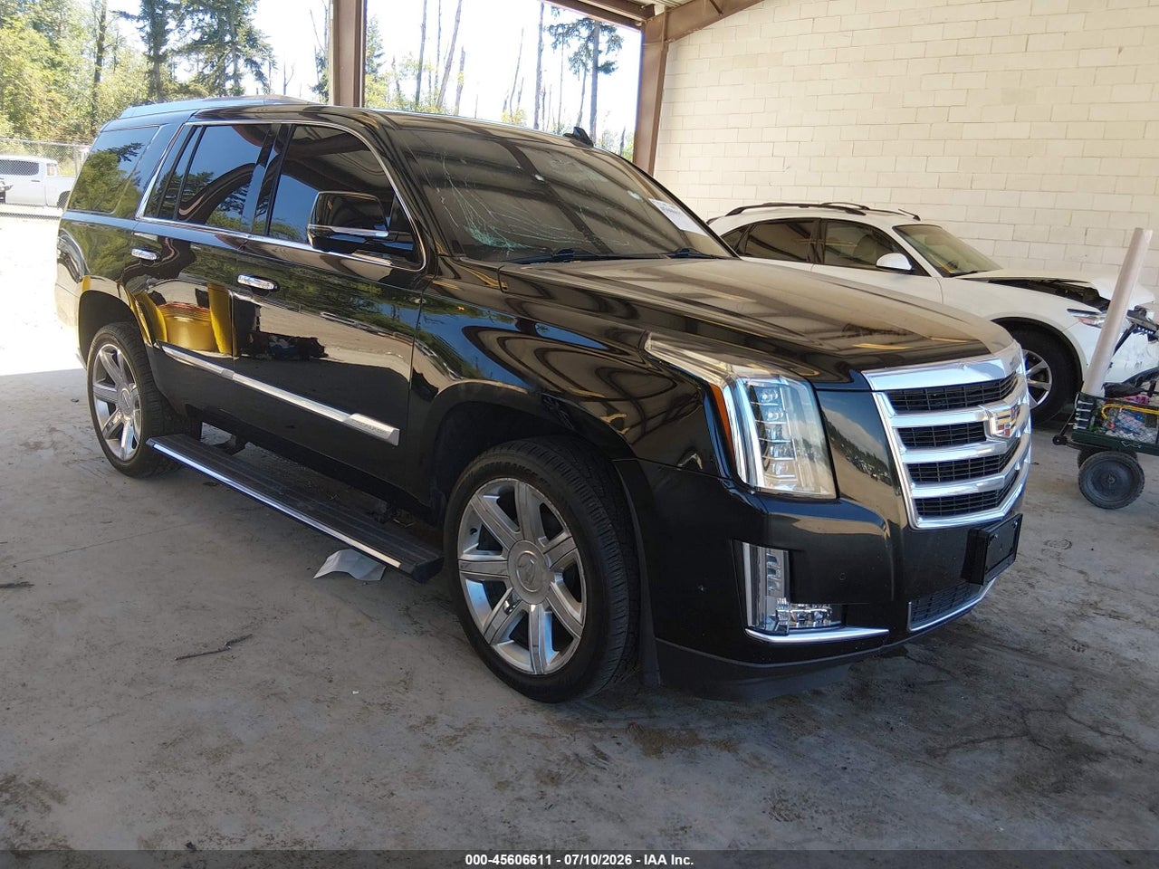 1GYS4CKJ5JR****** · 2018 CADILLAC ESCALADE PREMIUM LUXURY