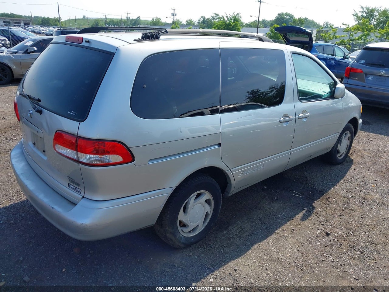 2002 TOYOTA SIENNA LE/XLE thumbnail 5