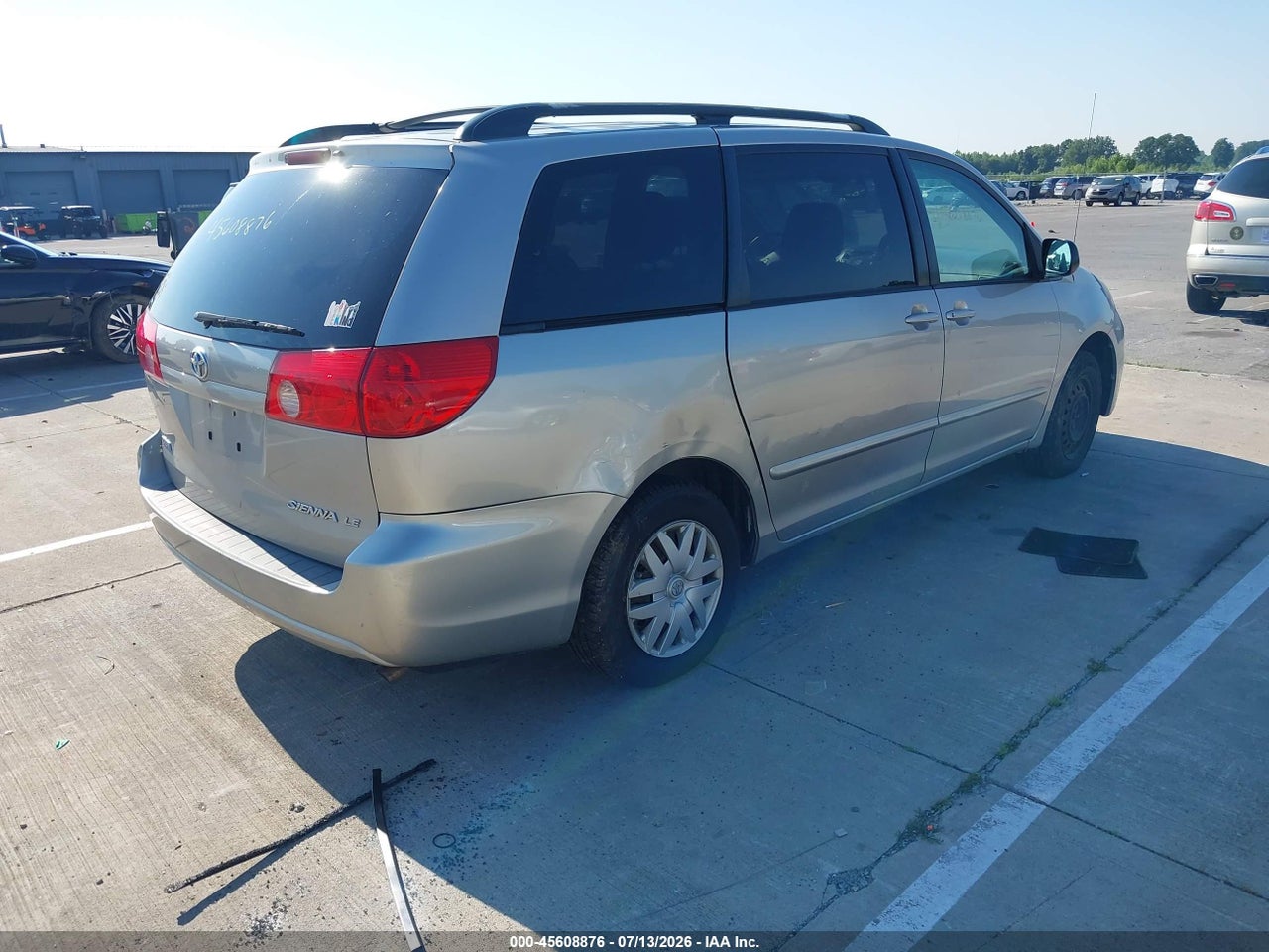 2009 TOYOTA SIENNA LE thumbnail 5