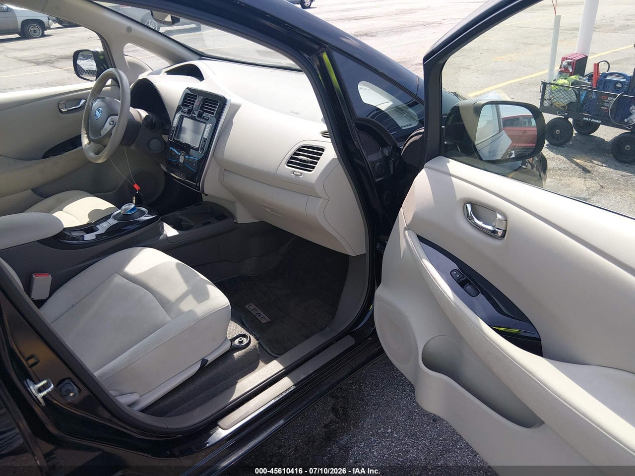 2012 NISSAN LEAF SL thumbnail 6