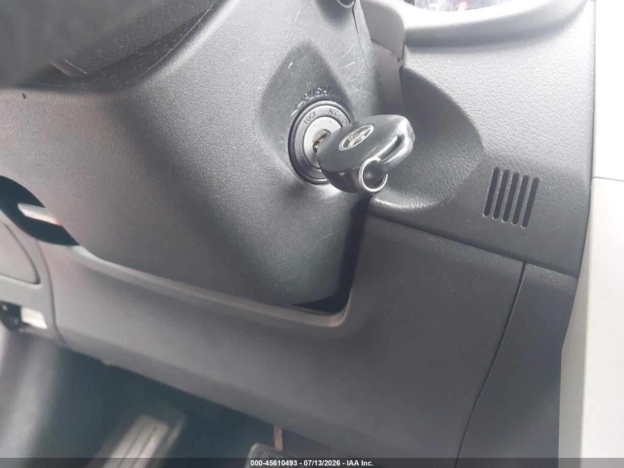 2013 TOYOTA COROLLA S thumbnail 12