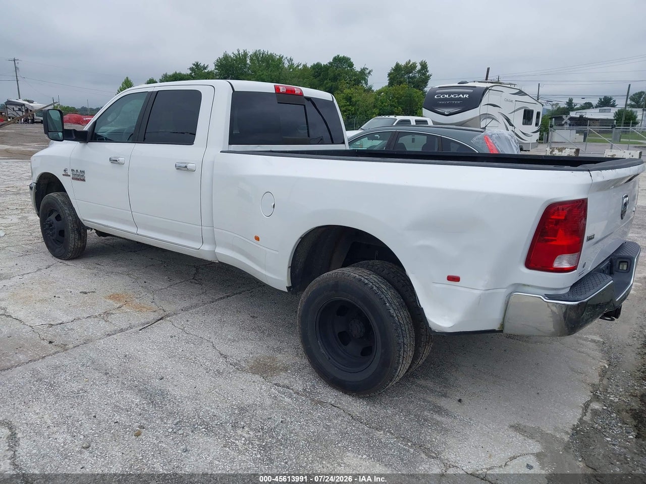 2016 RAM 3500 SLT thumbnail 4