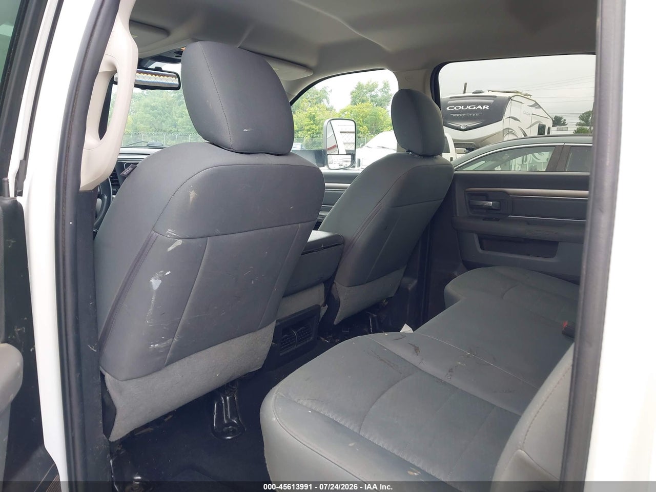 2016 RAM 3500 SLT thumbnail 9