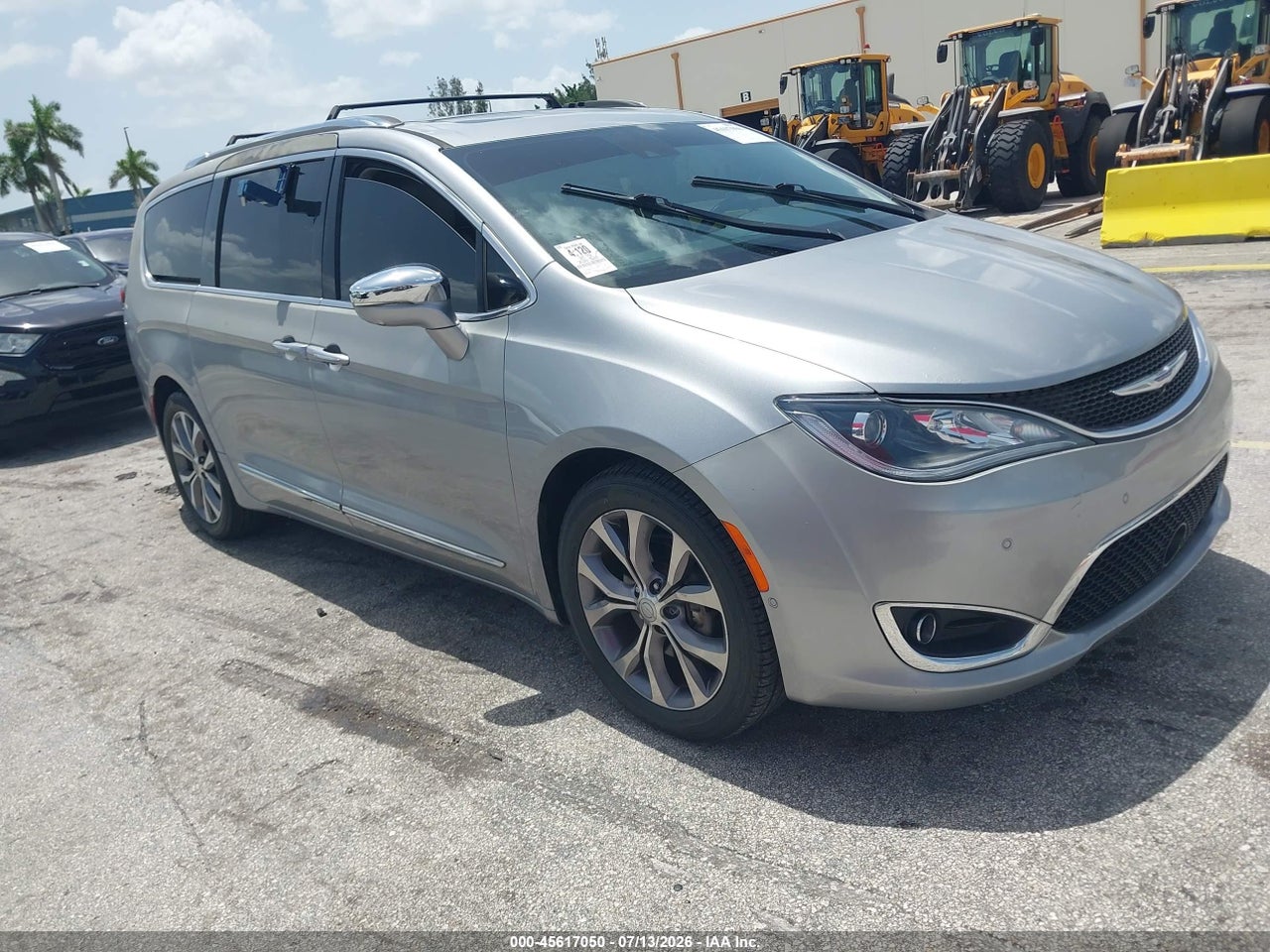 2019 CHRYSLER PACIFICA LIMITED thumbnail 2