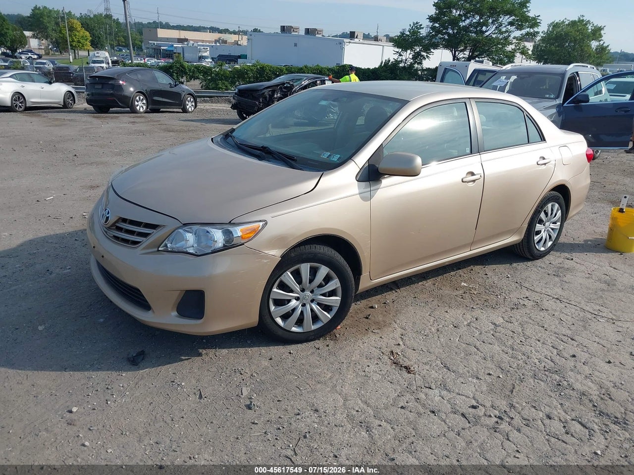 2013 TOYOTA COROLLA LE thumbnail 3
