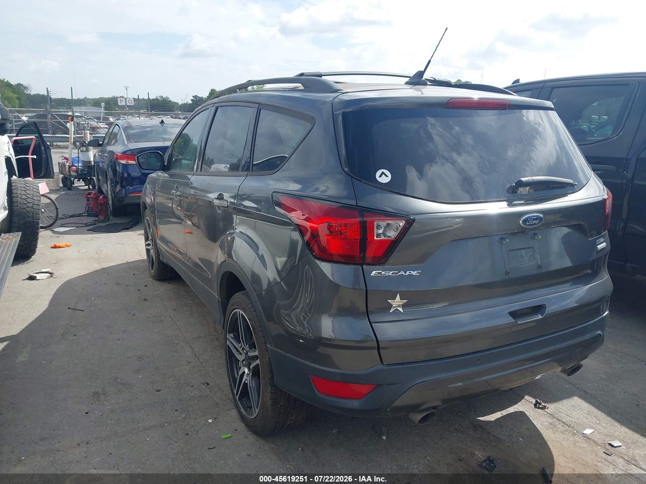 2019 FORD ESCAPE SEL thumbnail 4