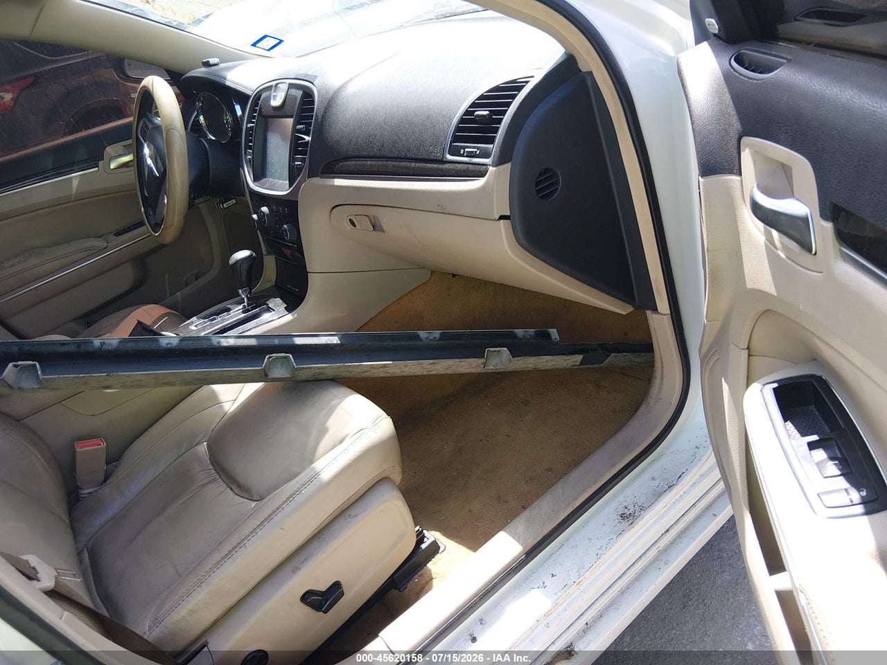 2011 CHRYSLER 300 LIMITED thumbnail 6