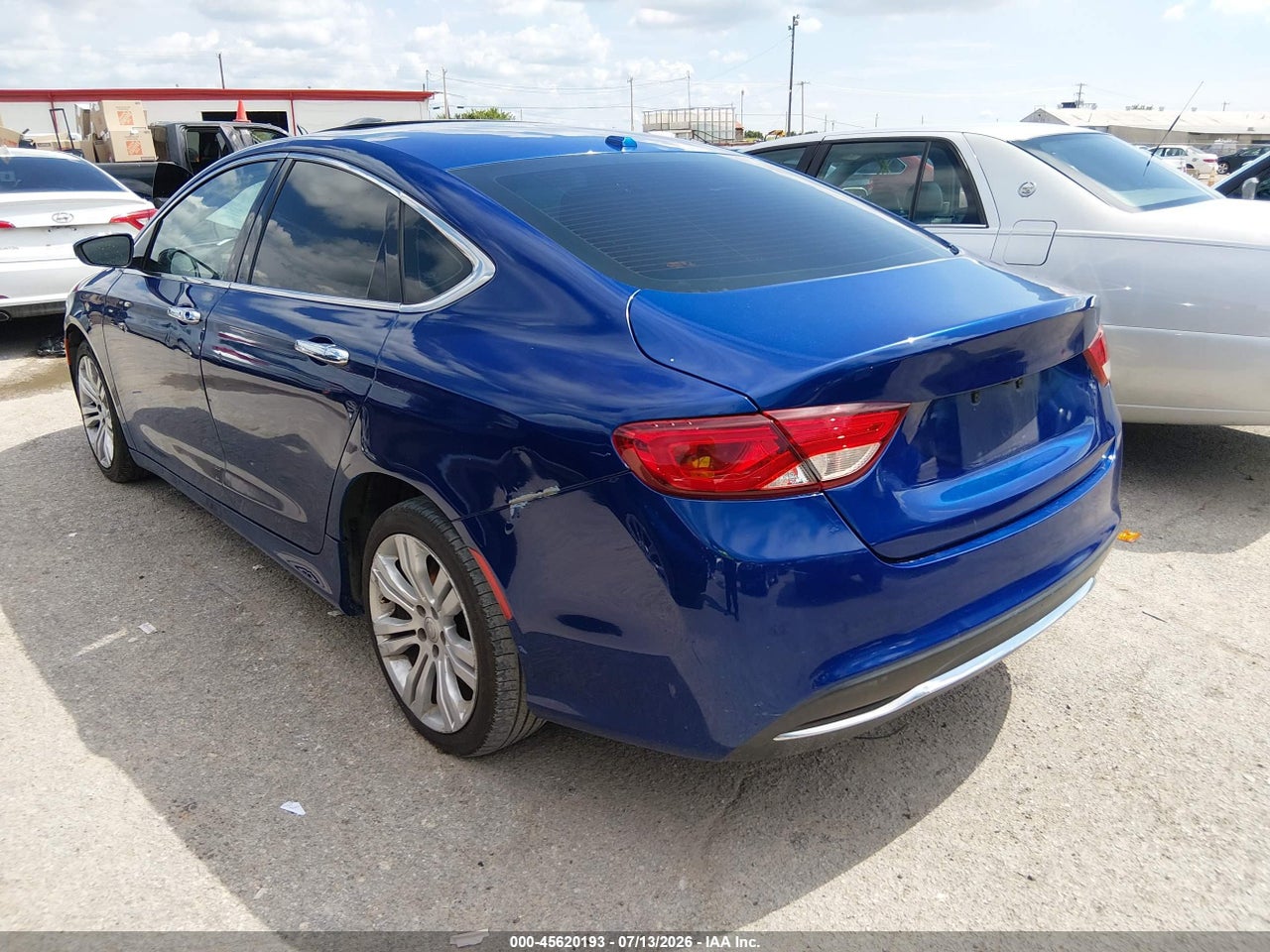 2015 CHRYSLER 200 LIMITED thumbnail 4
