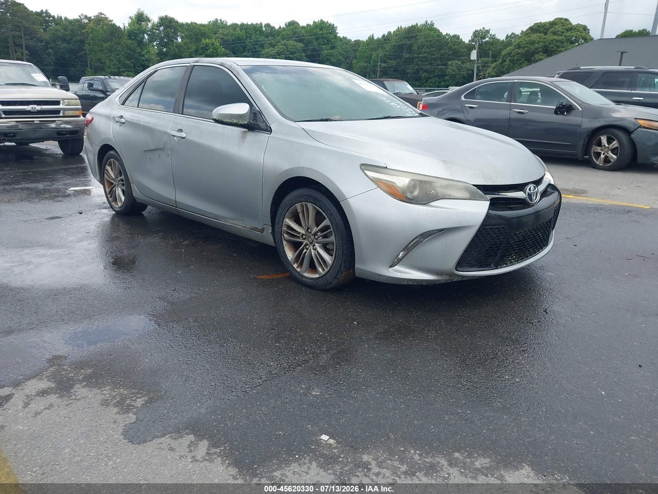 2015 TOYOTA CAMRY SE thumbnail 2