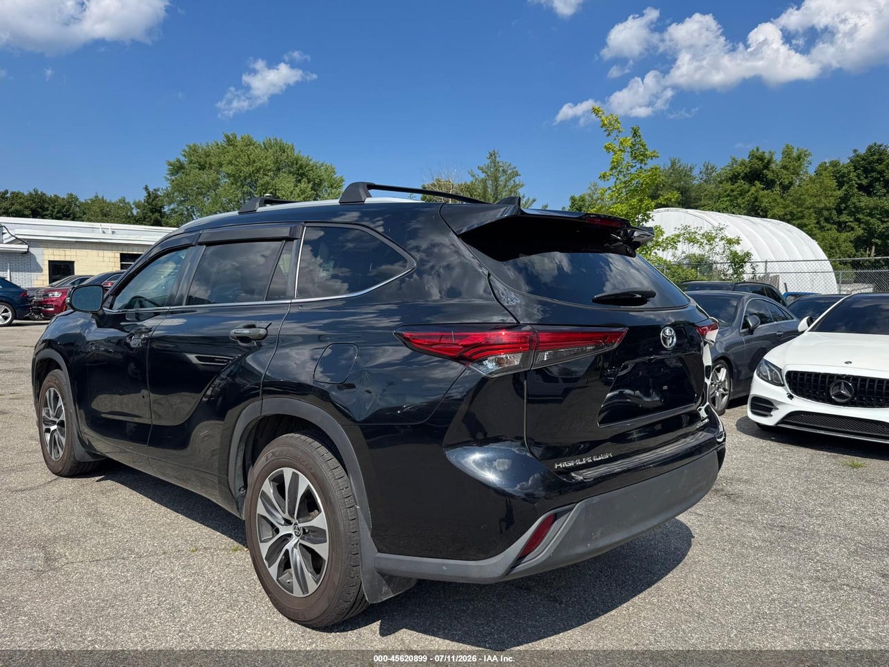 2023 TOYOTA HIGHLANDER XLE thumbnail 4