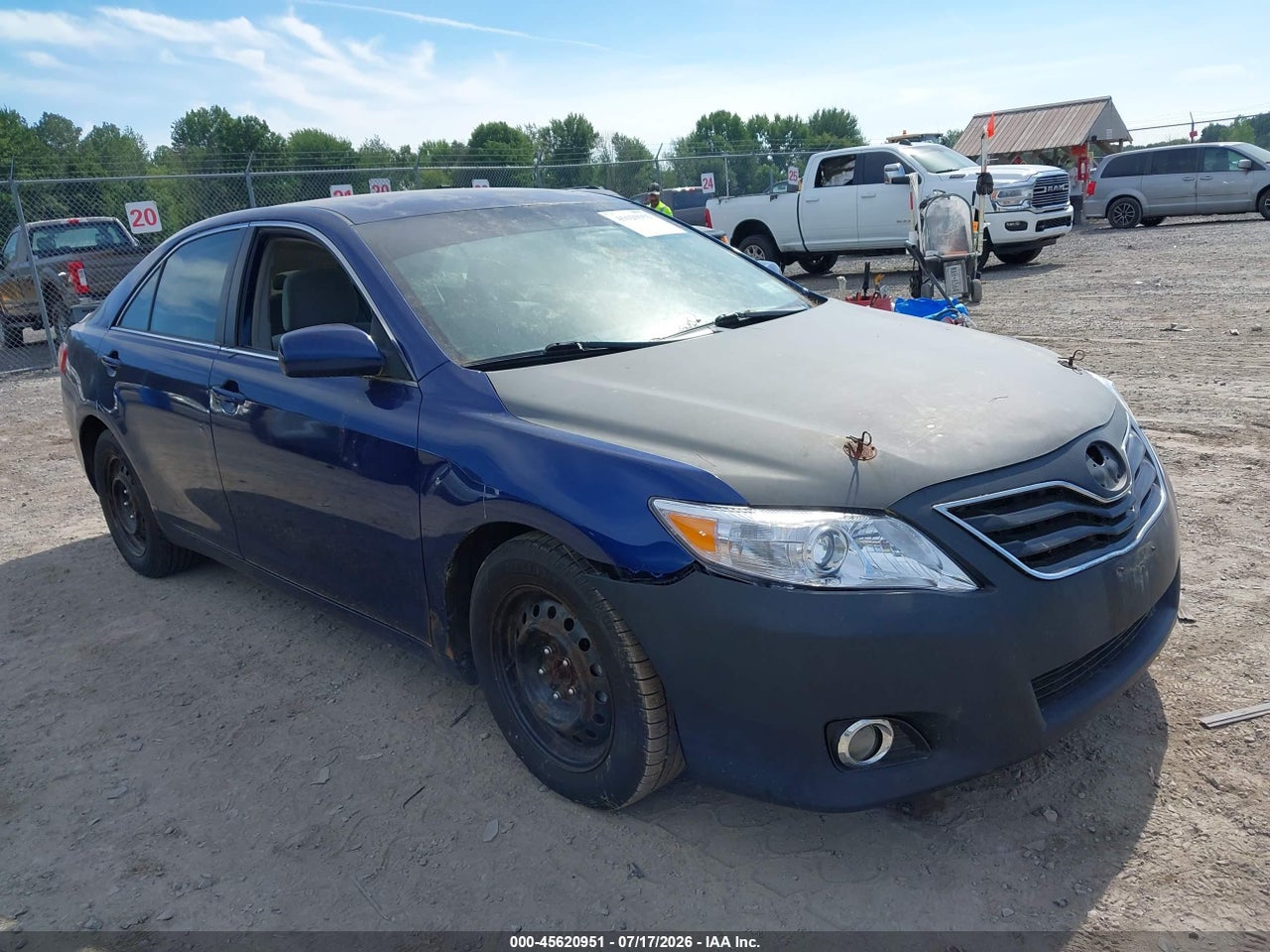 2010 TOYOTA CAMRY LE thumbnail 2