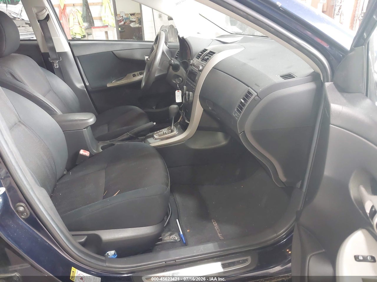 2011 TOYOTA COROLLA S thumbnail 6