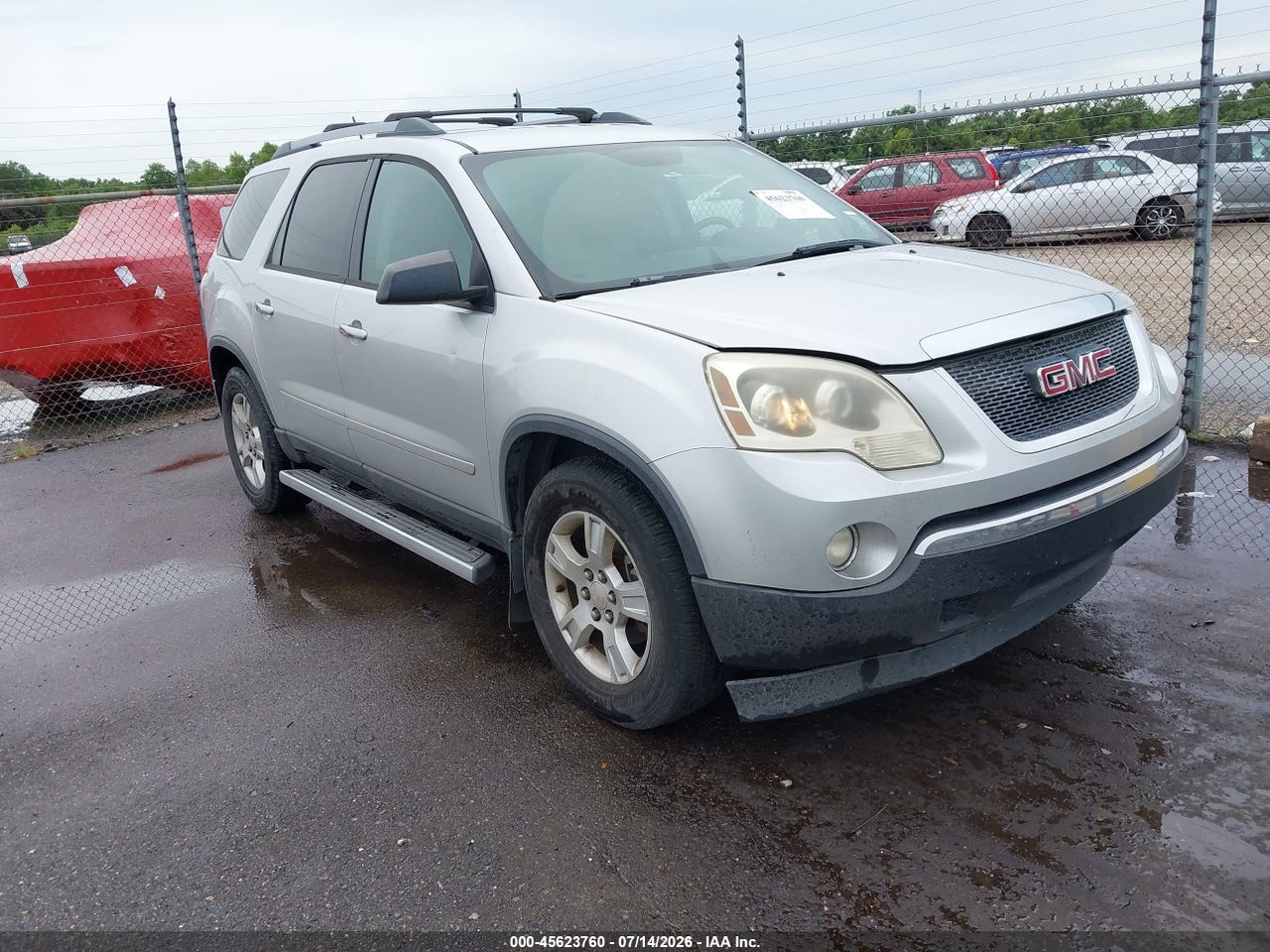 2011 GMC ACADIA SLE thumbnail 2