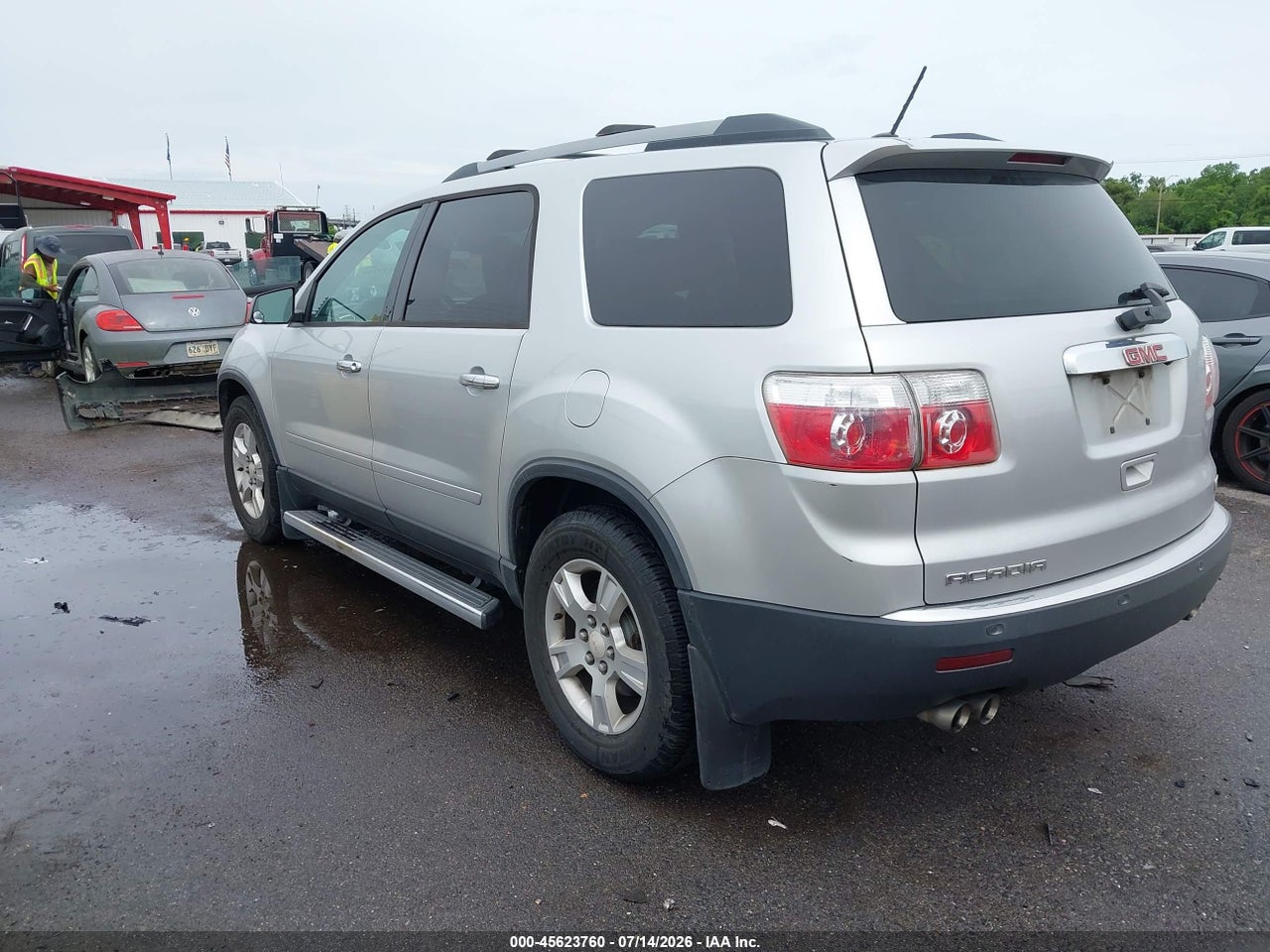 2011 GMC ACADIA SLE thumbnail 4