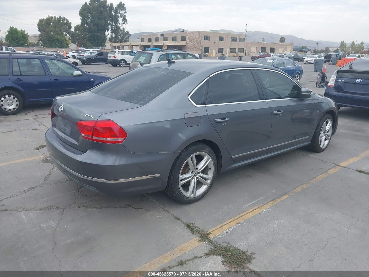 2014 VOLKSWAGEN PASSAT 2.0L TDI SE · 4/12