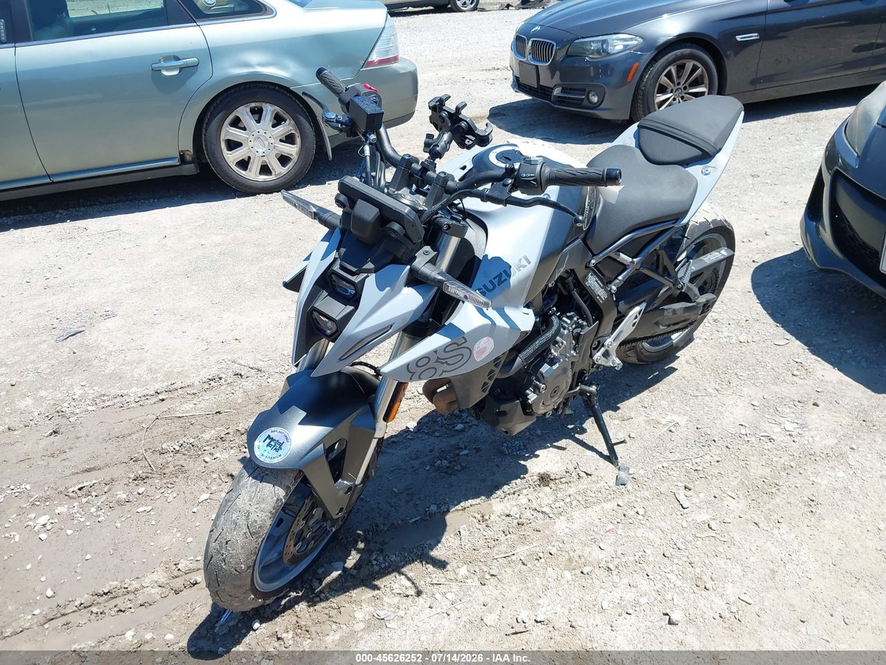 2024 SUZUKI GSX800 R thumbnail 3