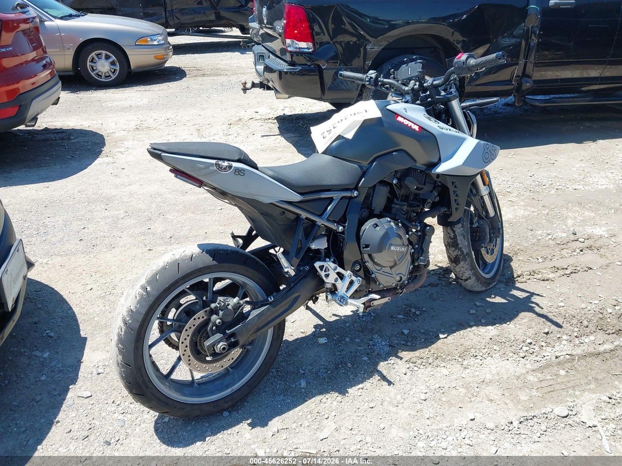 2024 SUZUKI GSX800 R thumbnail 5