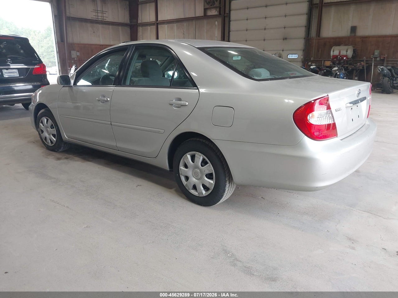 2004 TOYOTA CAMRY LE thumbnail 4