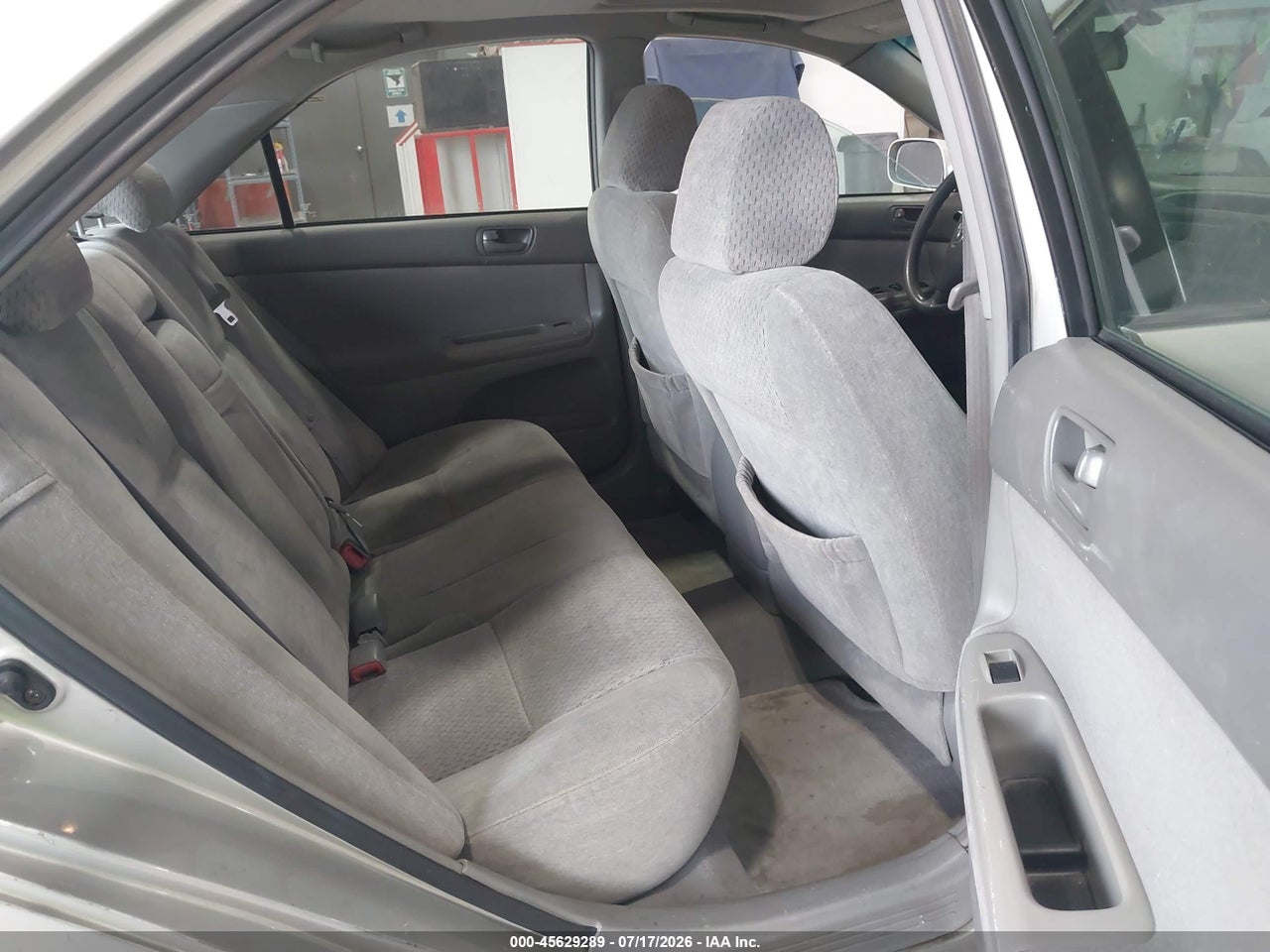 2004 TOYOTA CAMRY LE thumbnail 9