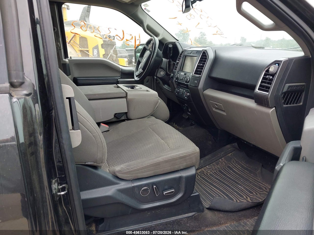 2015 FORD F-150 XLT thumbnail 6