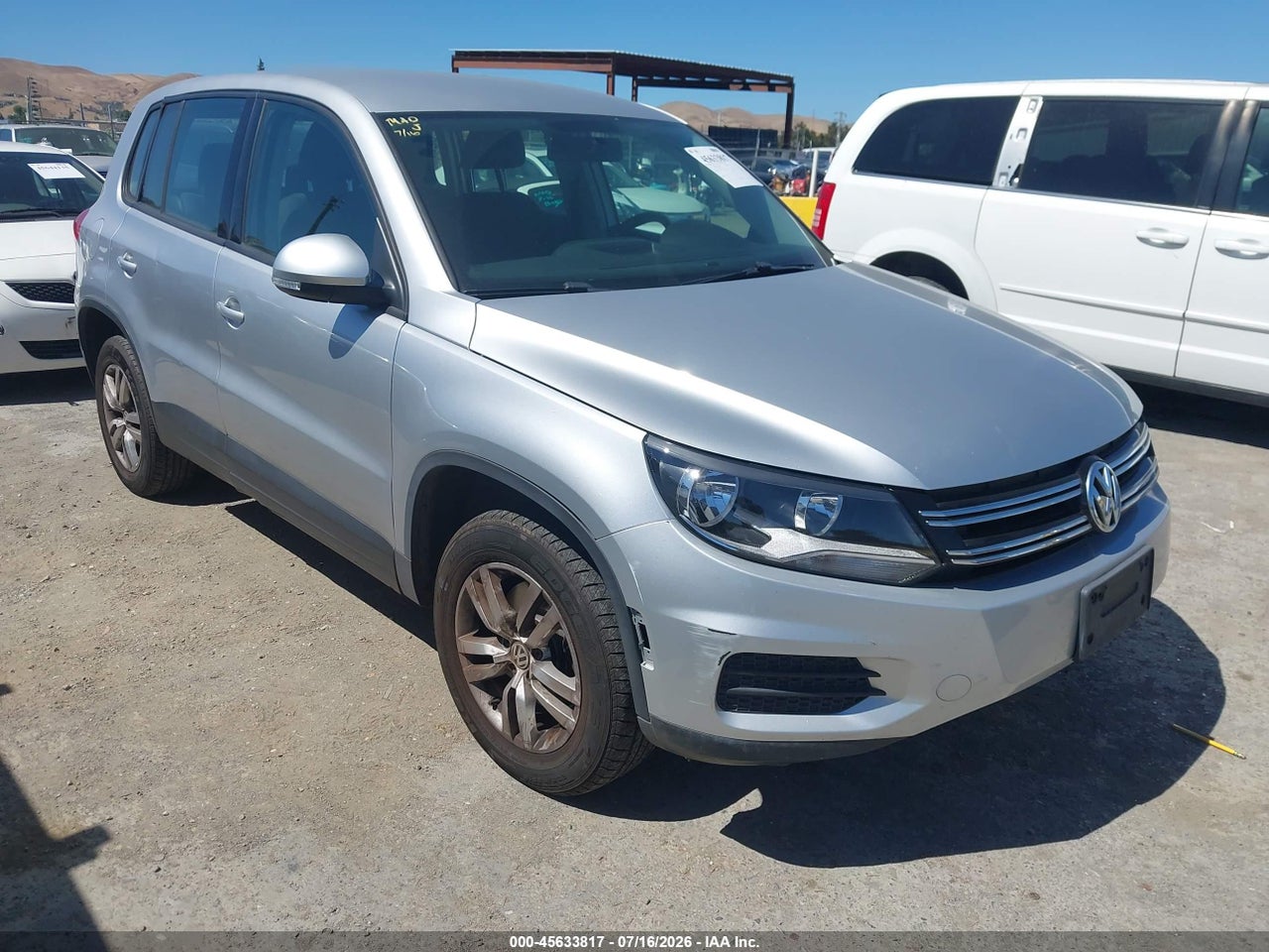 2014 VOLKSWAGEN TIGUAN S thumbnail 2