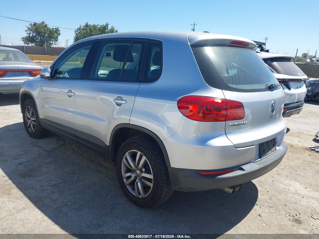 2014 VOLKSWAGEN TIGUAN S thumbnail 4