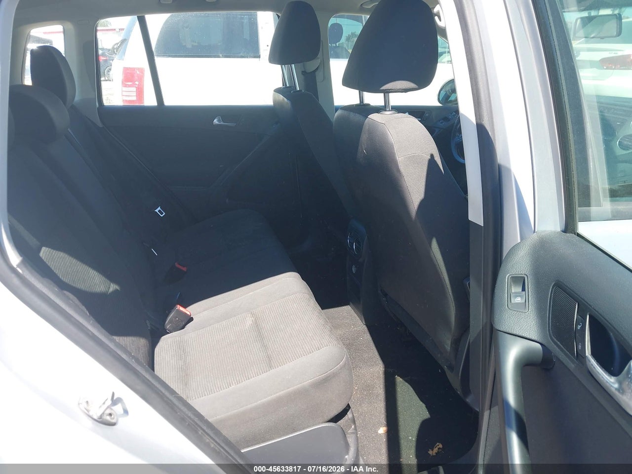 2014 VOLKSWAGEN TIGUAN S thumbnail 9