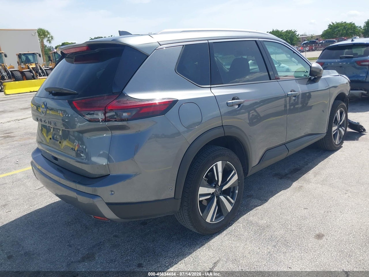 2026 NISSAN ROGUE SL thumbnail 5