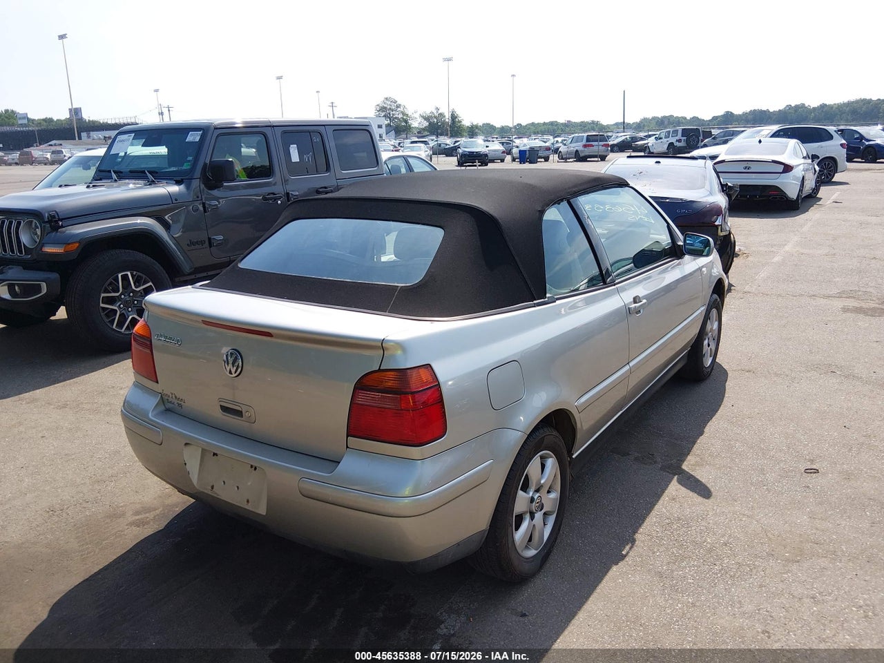 2001 VOLKSWAGEN CABRIO GLX · 4/12