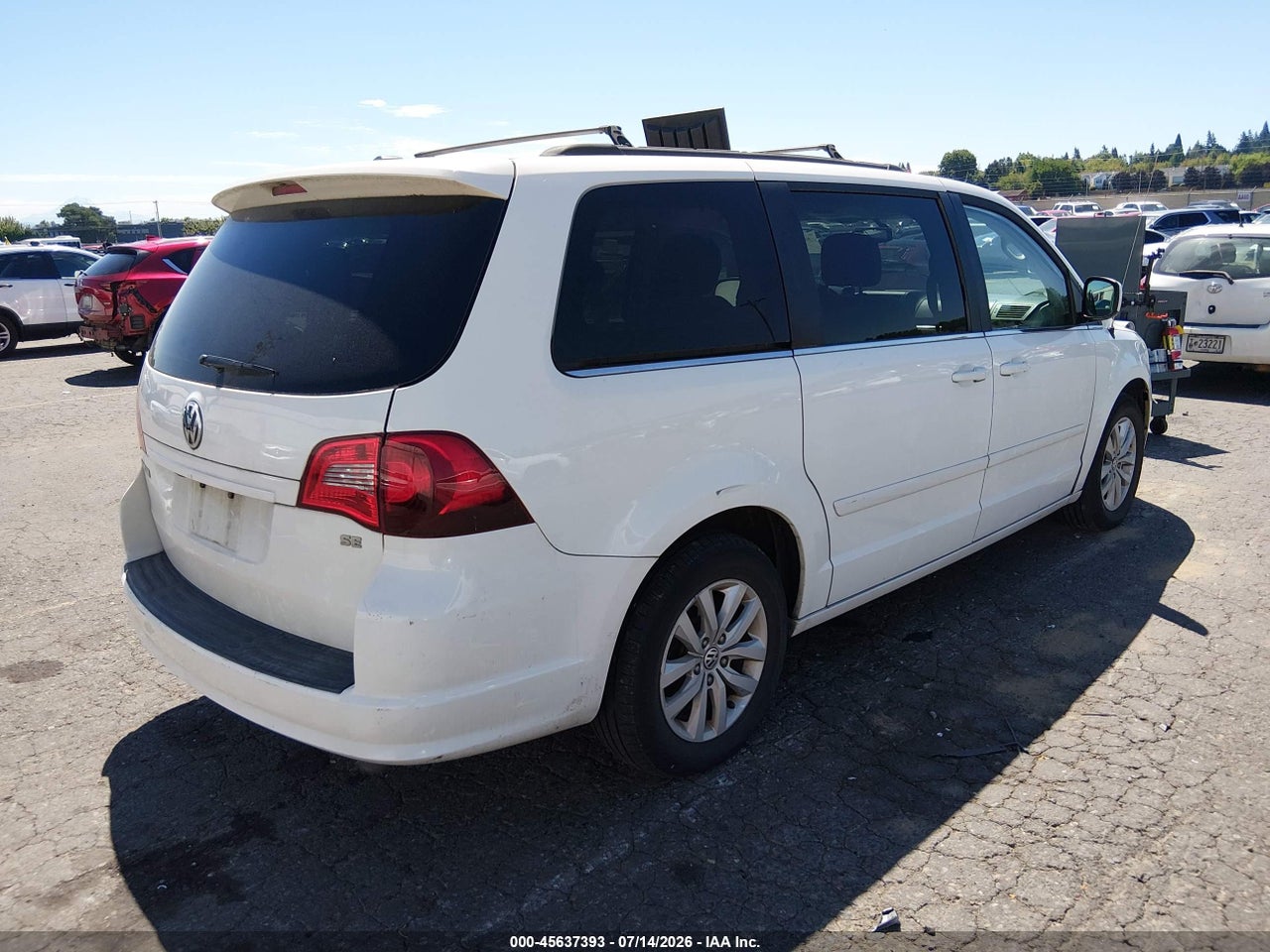 2012 VOLKSWAGEN ROUTAN SE thumbnail 5
