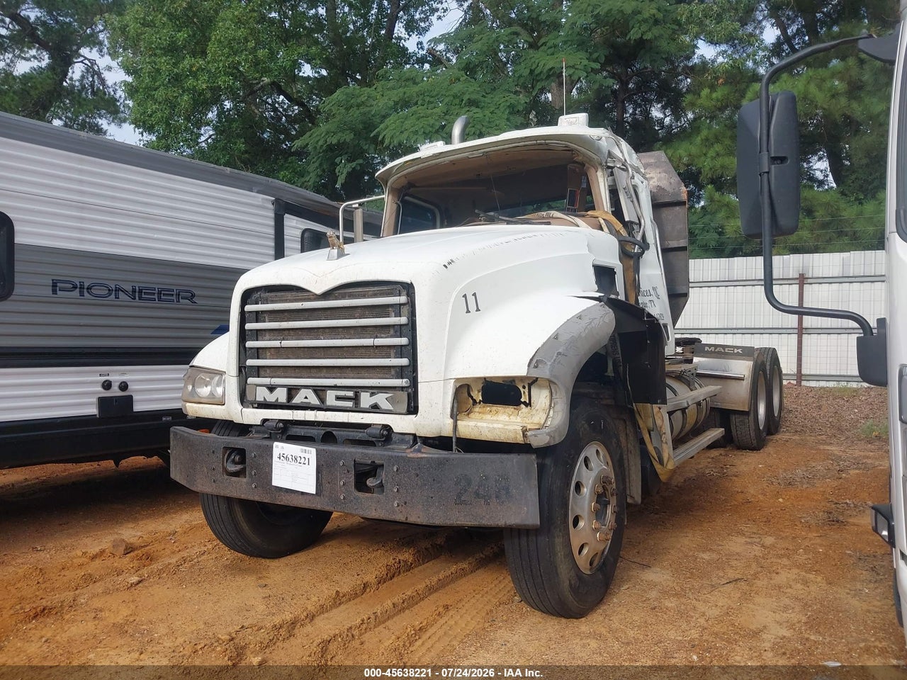 2015 MACK 700 GU700 · 2/12