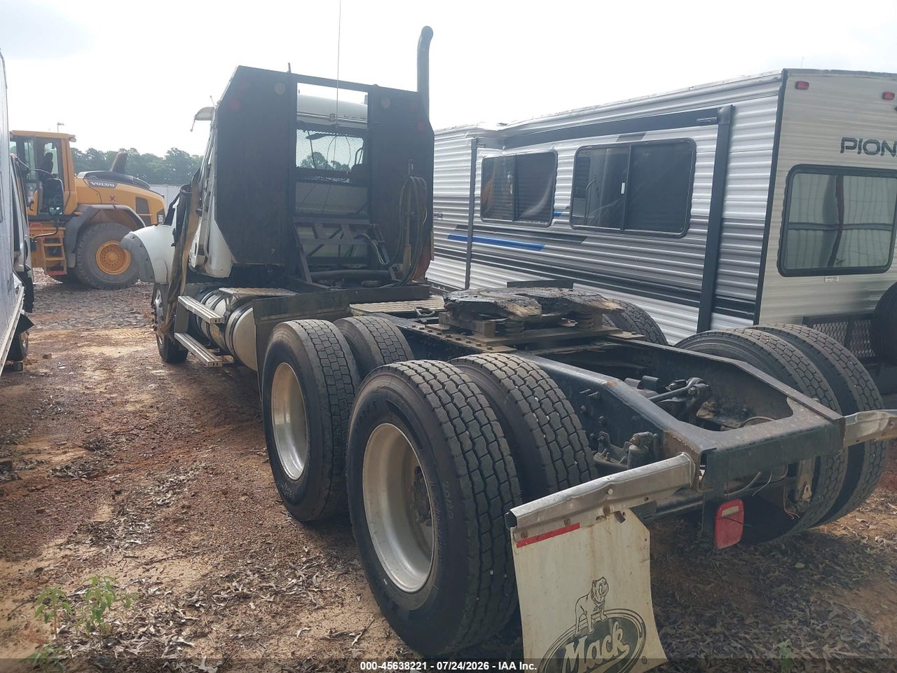 2015 MACK 700 GU700 · 3/12