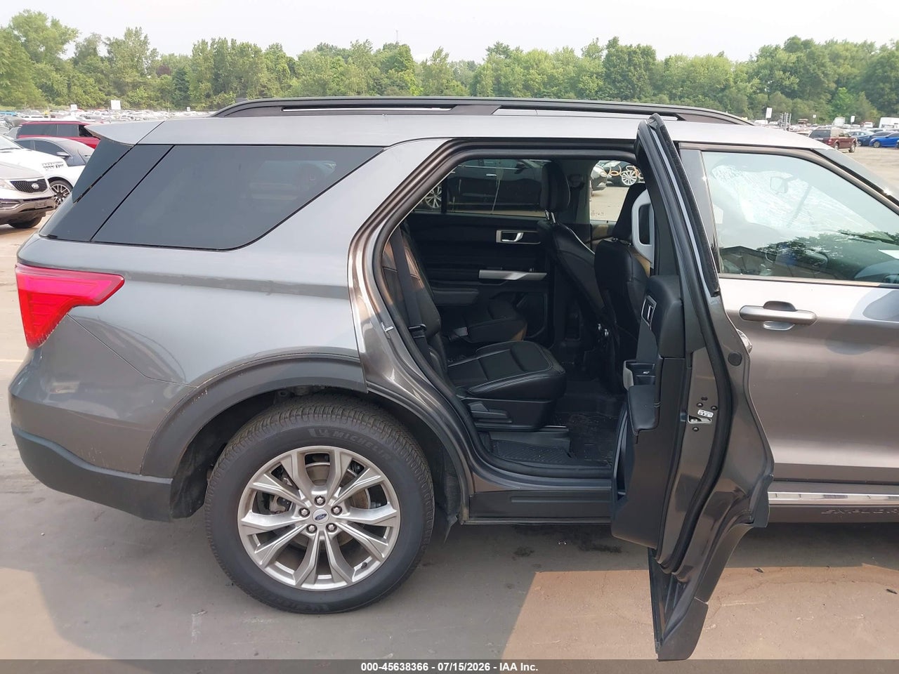 2022 FORD EXPLORER XLT thumbnail 9
